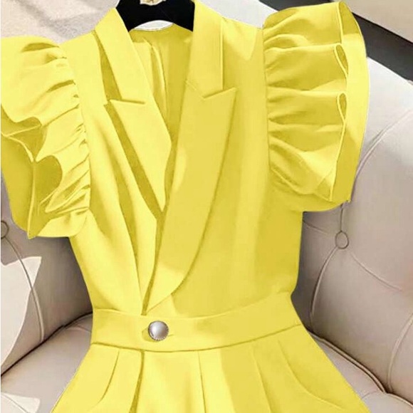Yellow Ruffled Sleeve Romper - Picture 3 of 3
